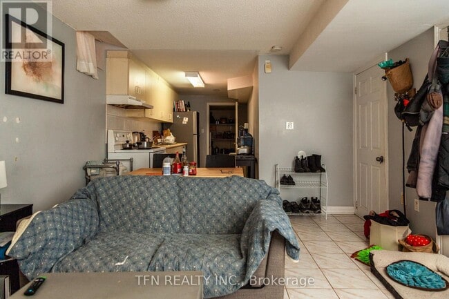 Photo du bâtiment - 5 Belwood Blvd