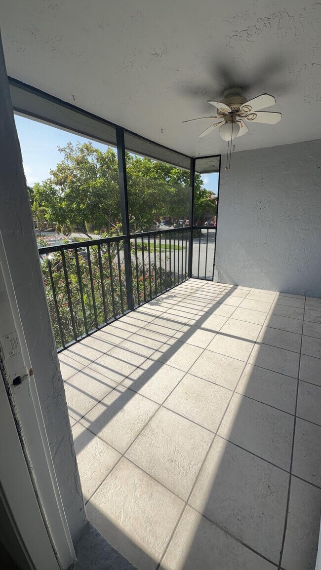 Foto del edificio - 905 Southridge Rd
