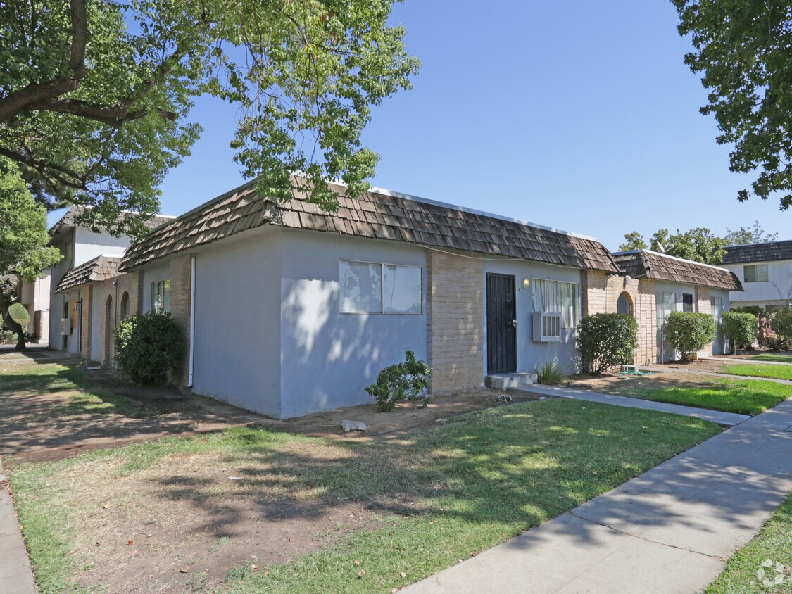 3307 E Fairmont Ave, Fresno, CA 93726 Apartments in Fresno, CA