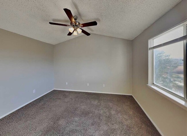 Building Photo - 11029 Benton St