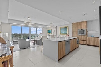 Building Photo - 1020 Sunset Point Rd