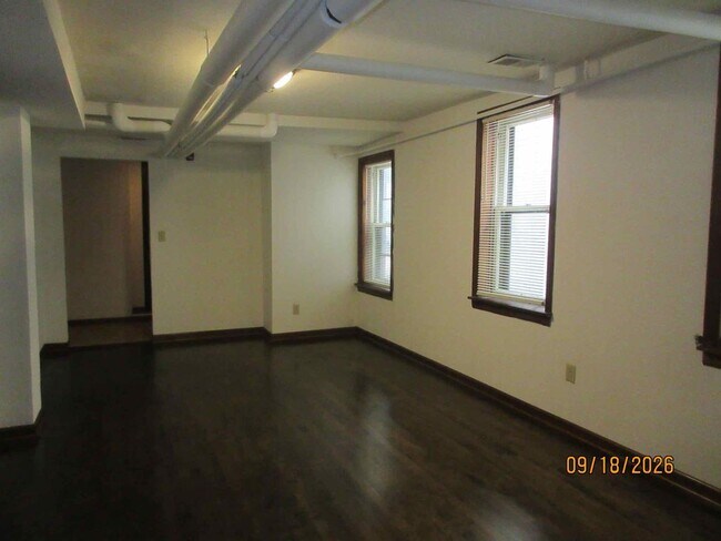 Foto del edificio - 819 E Center St