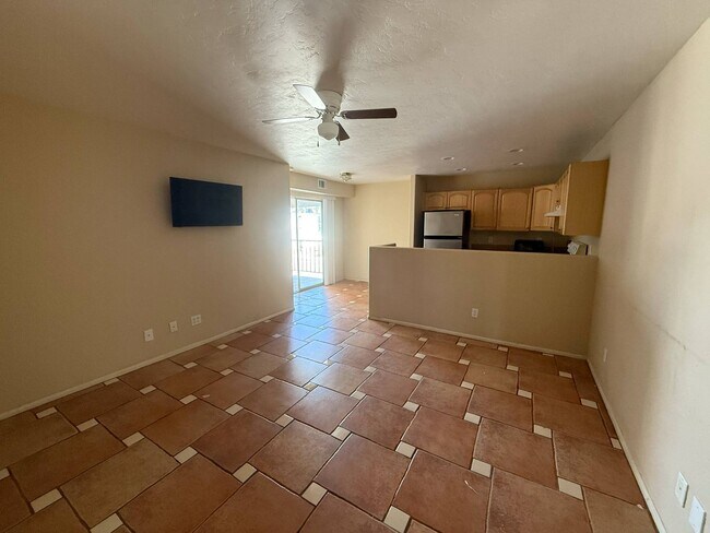 Foto del edificio - 1620 N Wilmot Rd