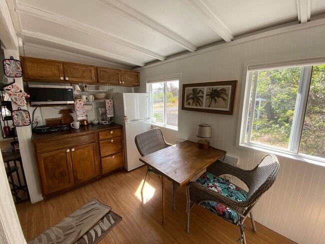 Building Photo - Available for Rent 2 Bedroom Unit in Donol...