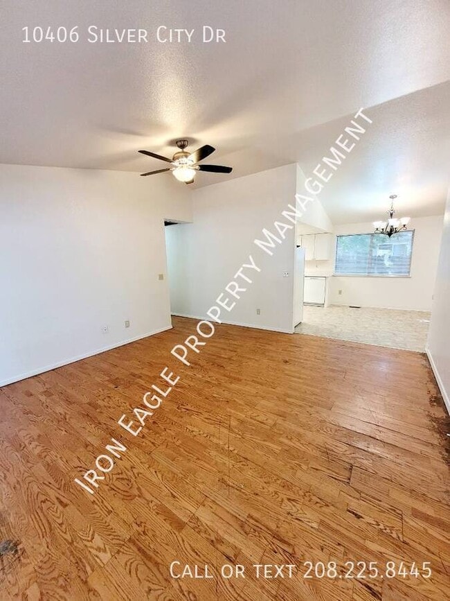 Building Photo - 10406 Silver City Dr