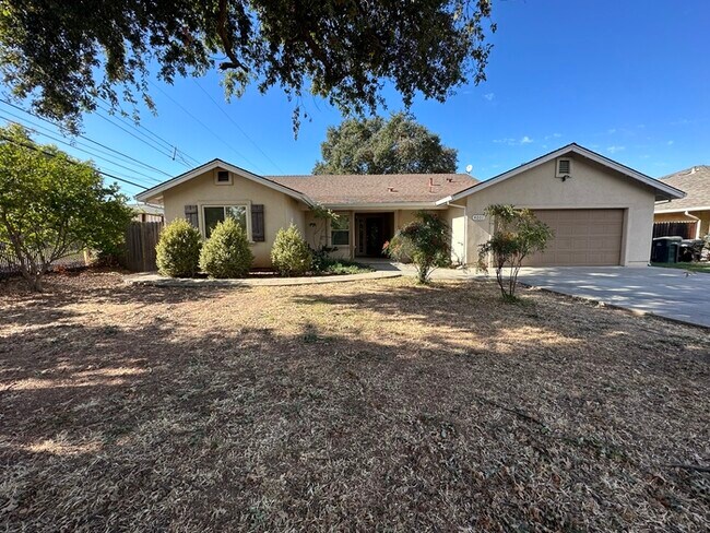 Building Photo - Beautiful and spacious 3/2 Home on Cul De ...