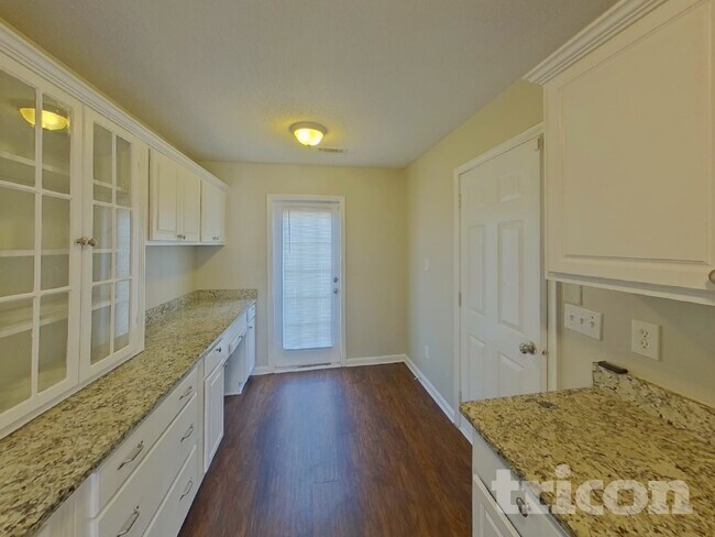 Foto del edificio - 7290 Oakley Ct