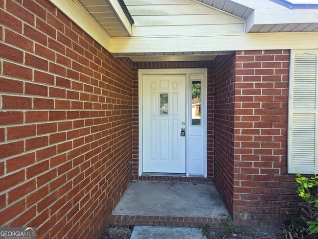 Building Photo - 34 Walnut Way