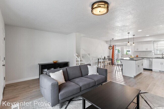 Foto del edificio - 4 br, 2 bath House - 1449 N Main St