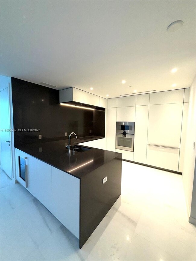 Building Photo - 300 Biscayne Blvd Way