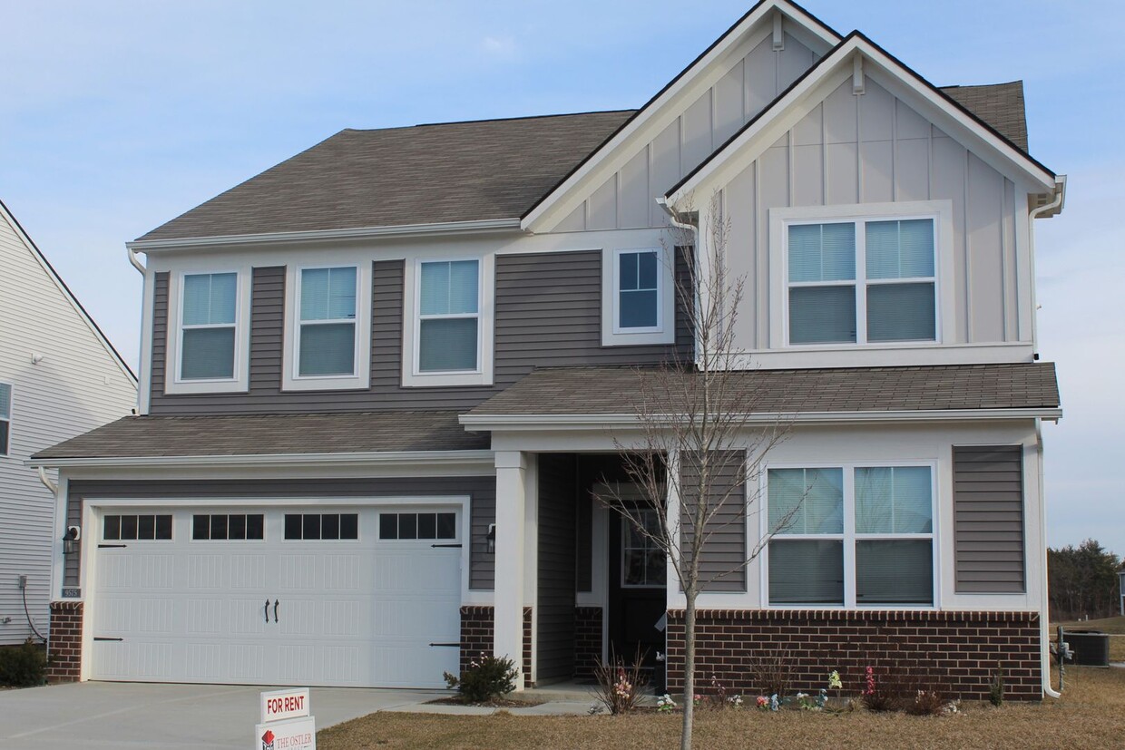 Primary Photo - Spacious 5 BR Home in Avon Schools!