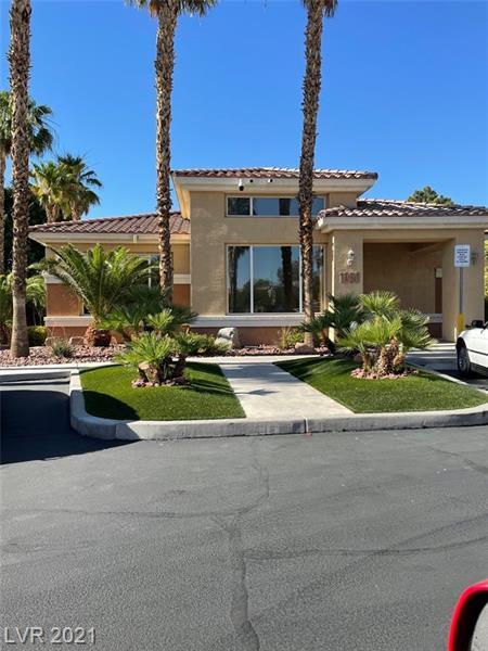 Club House - 1050 E Cactus Ave