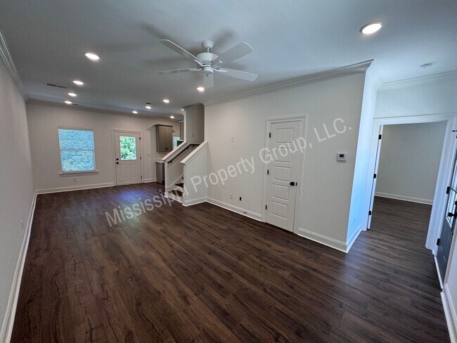 Building Photo - 590 Meadow Crest Circle