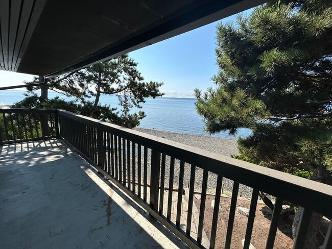 Photo - 3805 Beach Dr SW Apartment