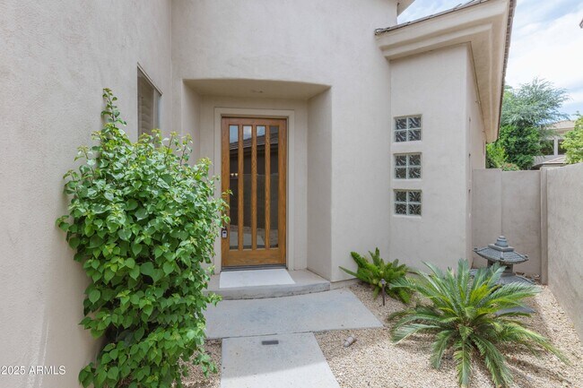 Building Photo - 7369 E Del Acero Dr