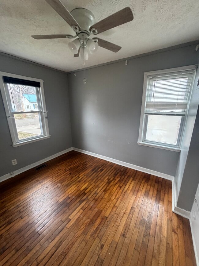 Building Photo - 127 W Jackson St