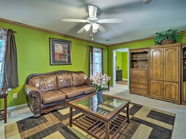 Building Photo - 6 Bedroom Single Family Home in Acworth