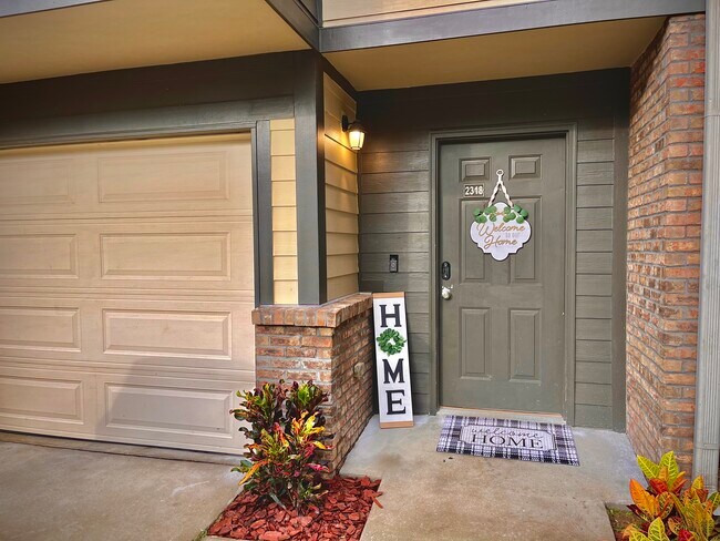 Foto del edificio - 2318 Timber Oaks Ln