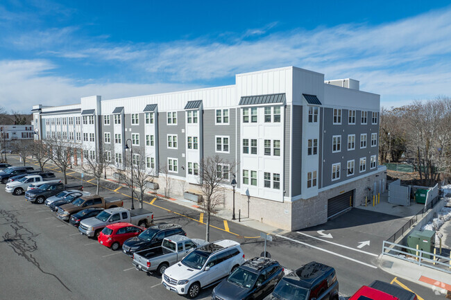 Foto del edificio - Port Jefferson Crossing