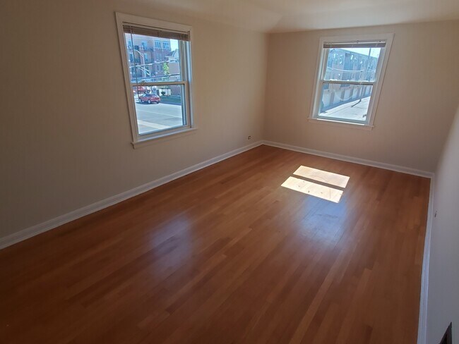 Foto del edificio - 4017 N Oriole Ave