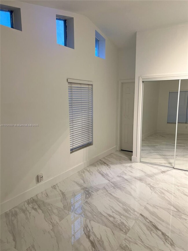 Foto del edificio - 4337 SW 49th St
