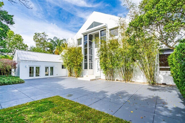 Building Photo - 51 Island Dr