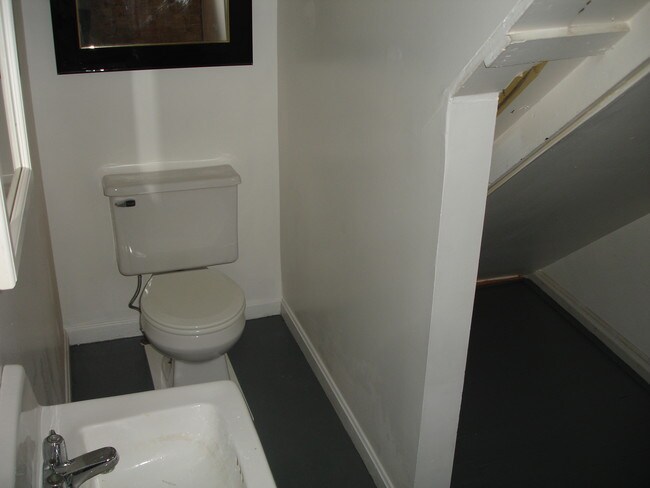 Otro - 1431 Walnut St