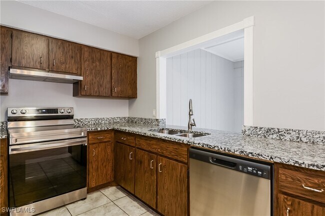 Foto del edificio - 742 Merrick Ln NW