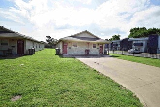 Building Photo - 6022 S Newport Ave