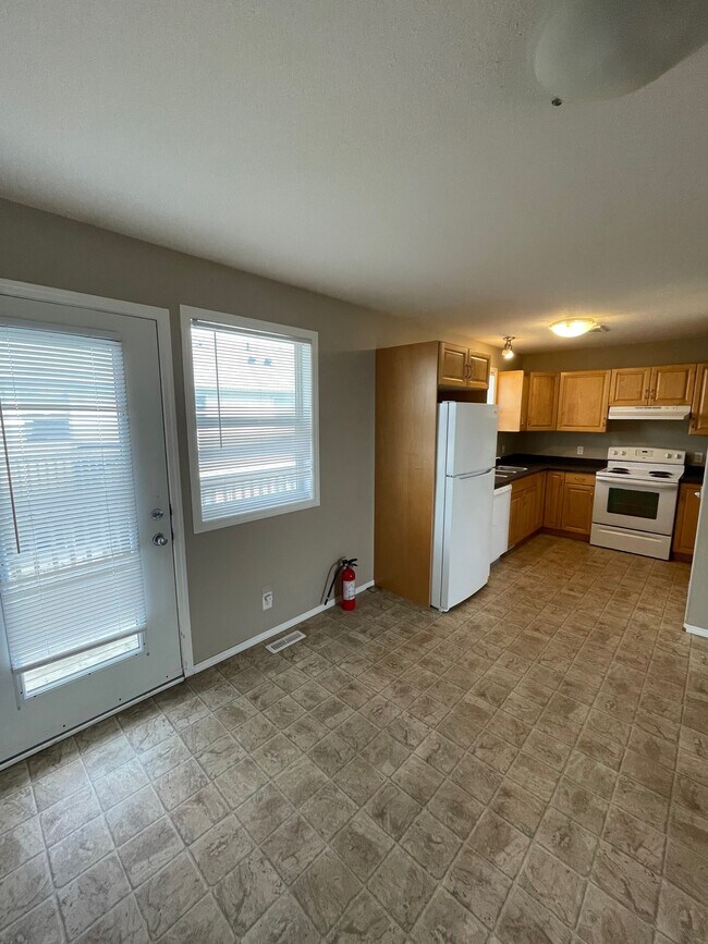 200 Hiebert Crescent, Martensville, SK S0K 0A2 Townhouse for Rent in Martensville, SK