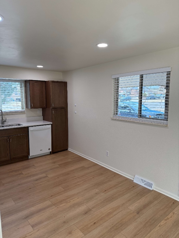 Foto del edificio - 5868 Newcombe Ct