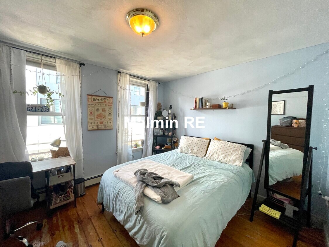 Primary Photo - 15 Sewall St