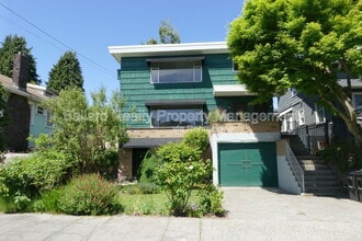 Building Photo - 722 N 47th St