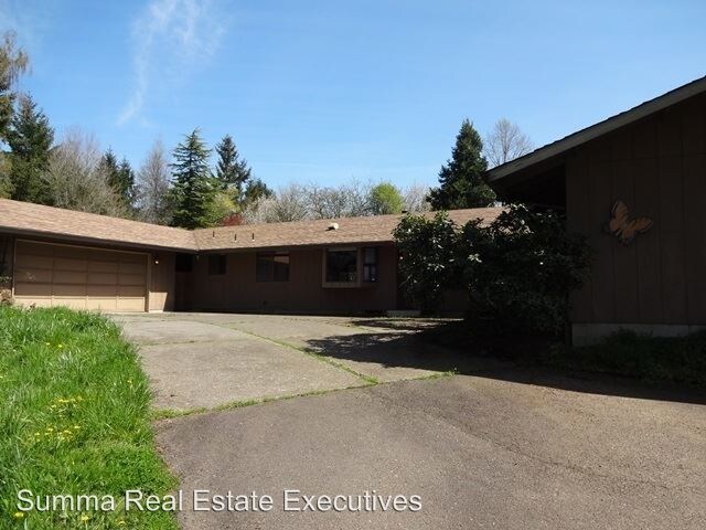 Primary Photo - 16710 SE Sunnyside Rd
