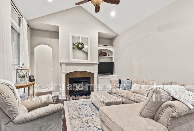 Building Photo - 303 Chimney Rock Blvd