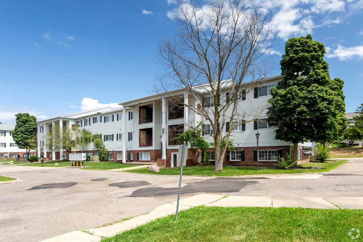 Auburn West Apartments Pontiac, MI