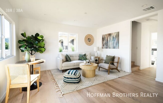 Building Photo - 2681 1/2 Roseview Ave-
