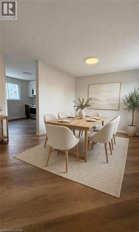 Photo du bâtiment - 60 Elmsdale Dr