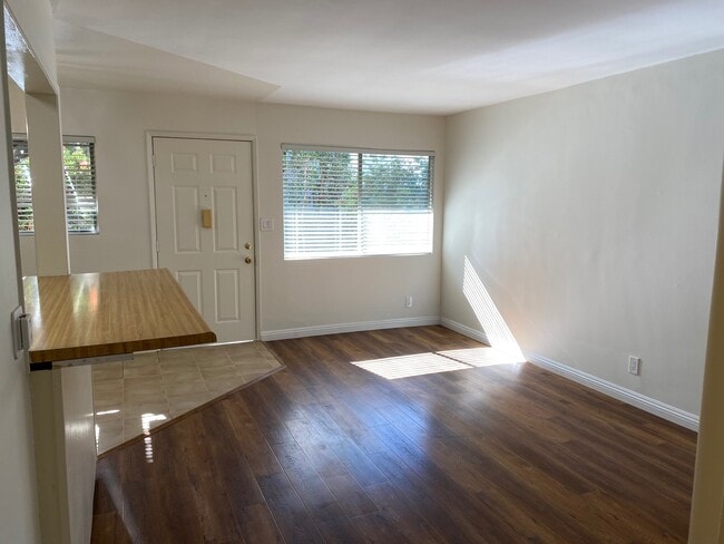 Entry, Living - 840 Haverford Ave