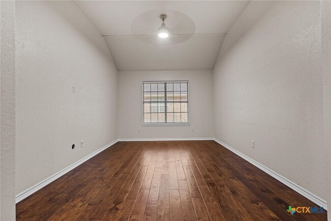 Foto del edificio - 418 Canoe Dr