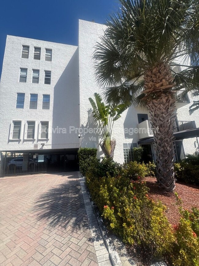 Photo - 6545 Indian Creek Dr Apartment