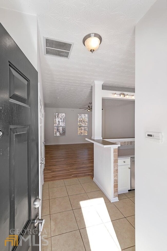 Building Photo - 107 Timber Ridge Dr