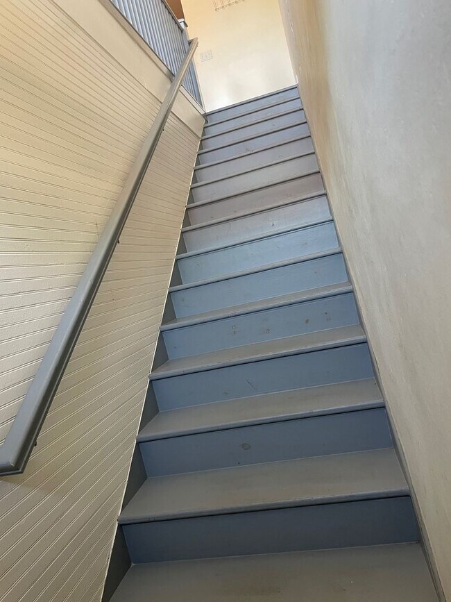 Building Photo - 2 bed 1 bath loft apartment in Star!