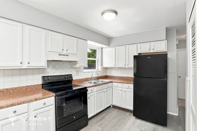 Building Photo - 11952 Wincanton Dr