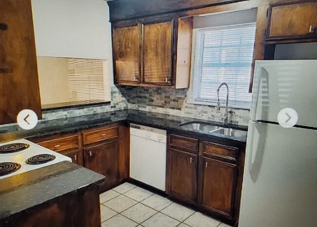 Building Photo - 139 Country Town Dr