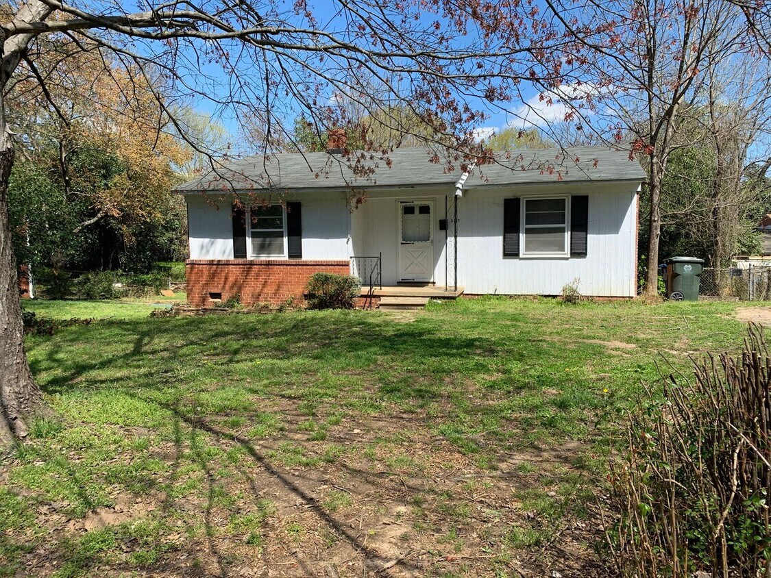 Foto principal - Cozy Ranch Style Home!!