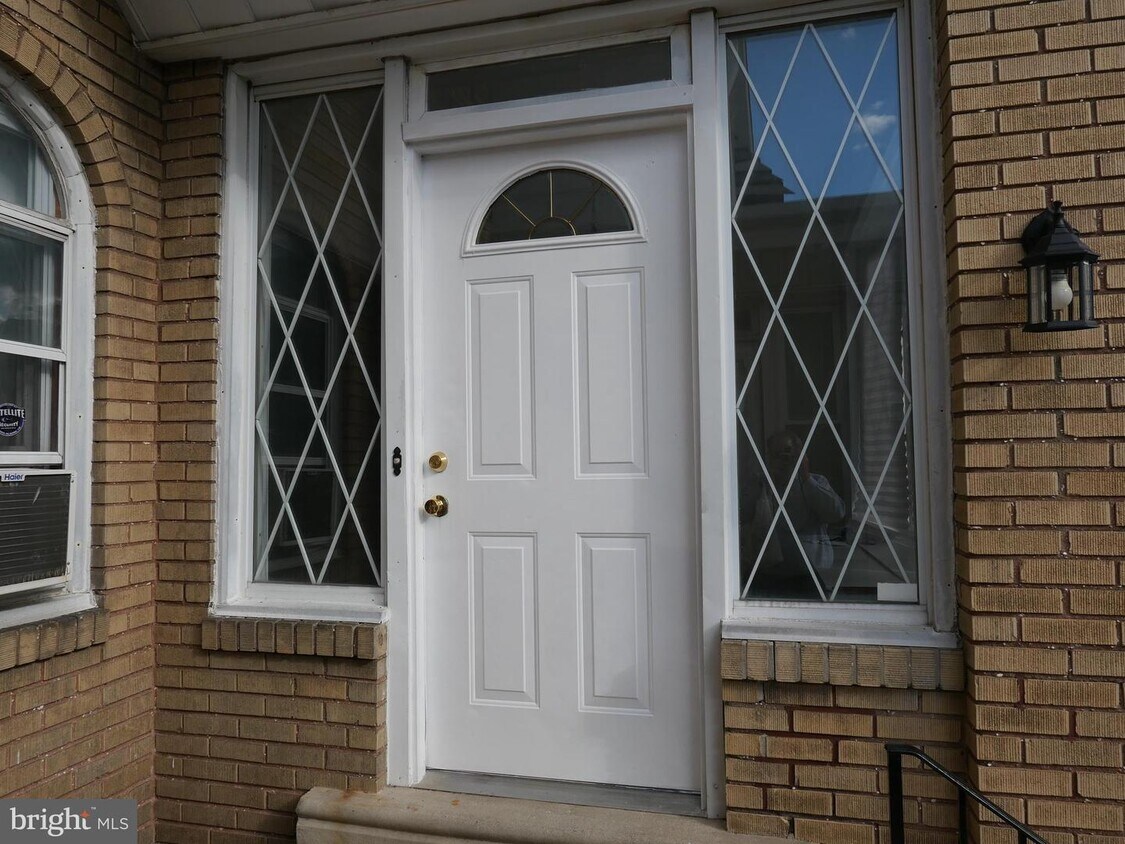 Primary Photo - 235 Wembly Rd