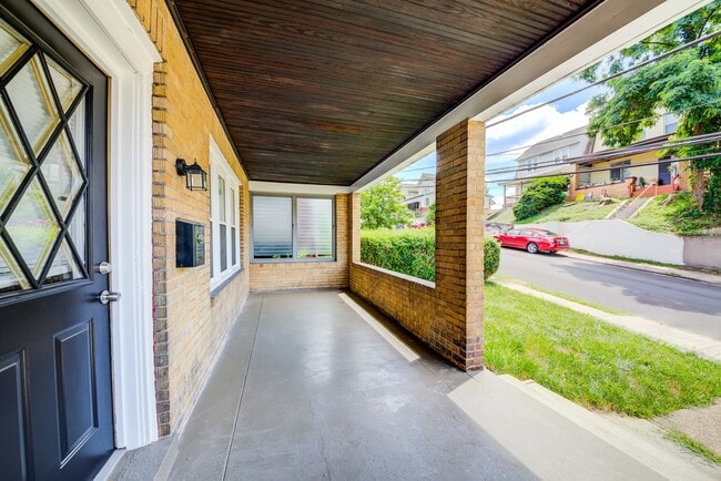 Building Photo - 1121 Bellaire Ave