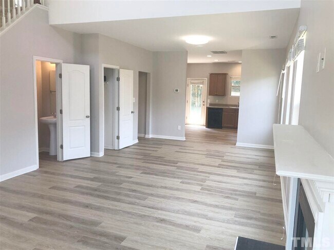 Foto del edificio - 752 Grove Creek Ln