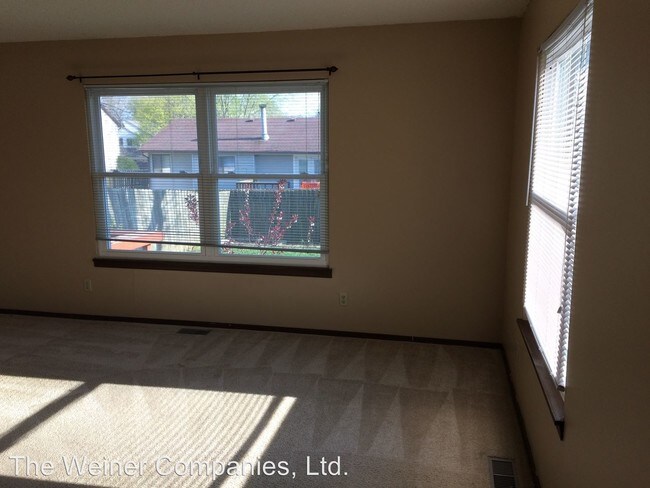 Building Photo - 714 Higgins Rd